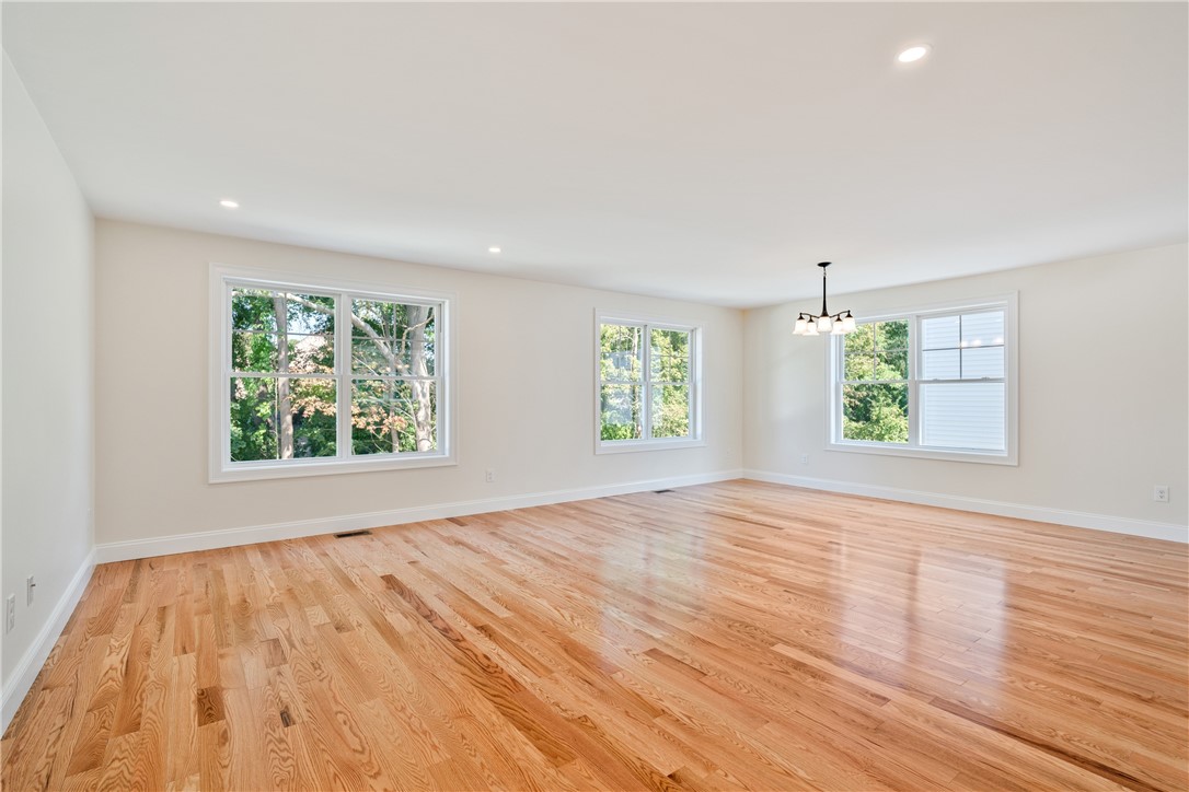 345 Point Avenue Warwick, RI 02889 - Photo 12 of 36