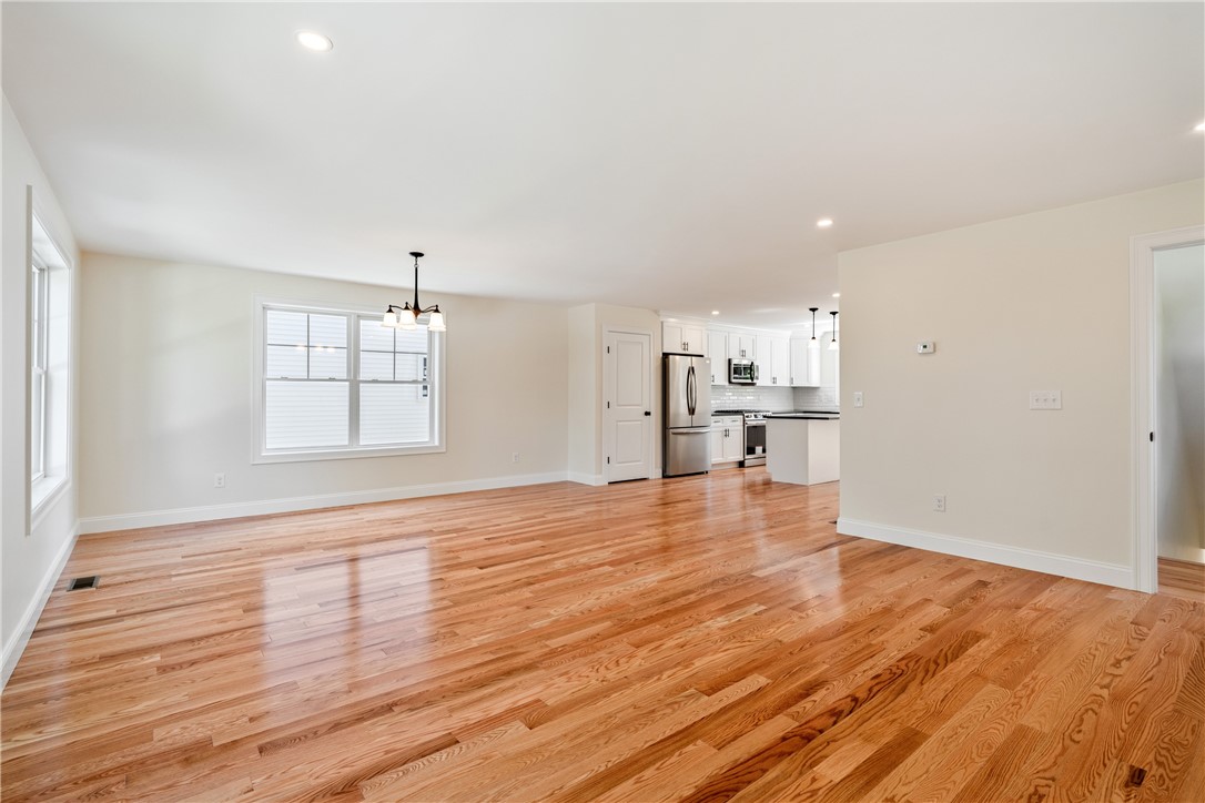 345 Point Avenue Warwick, RI 02889 - Photo 13 of 36