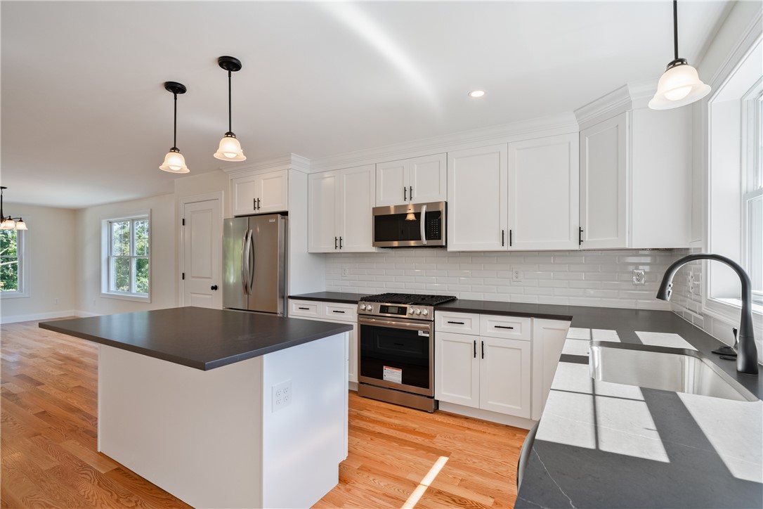 345 Point Avenue Warwick, RI 02889 - Photo 17 of 36