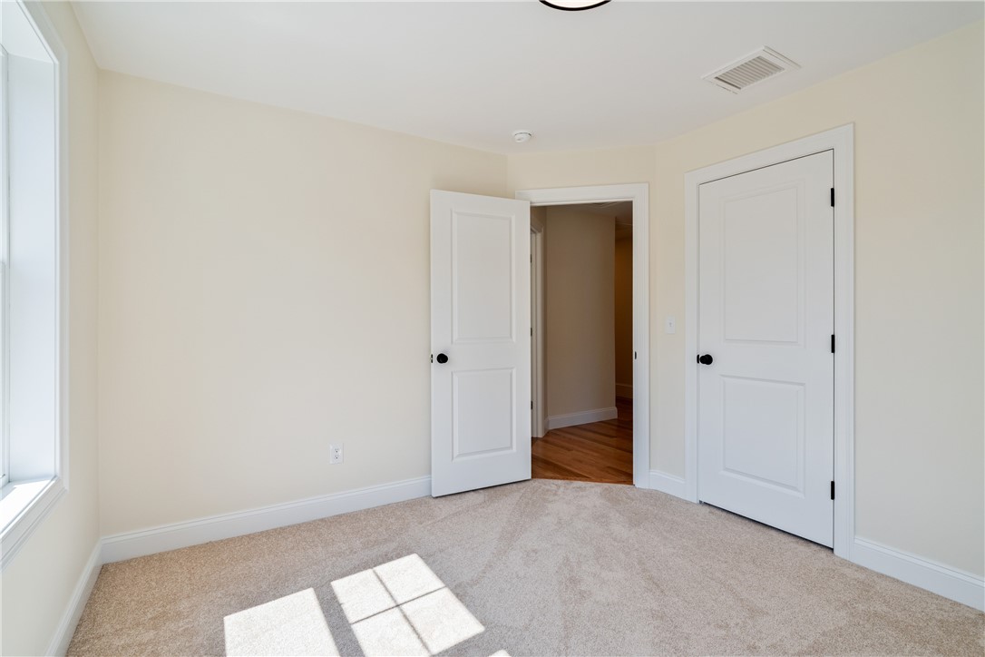 345 Point Avenue Warwick, RI 02889 - Photo 21 of 36