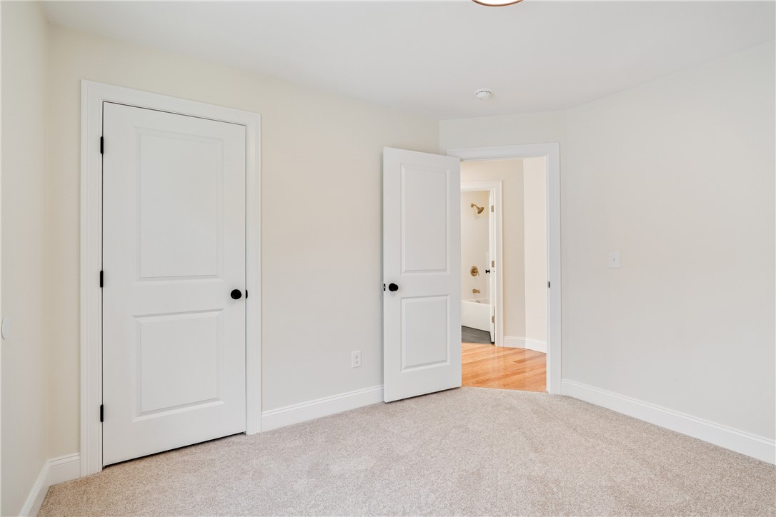 345 Point Avenue Warwick, RI 02889 - Photo 23 of 36