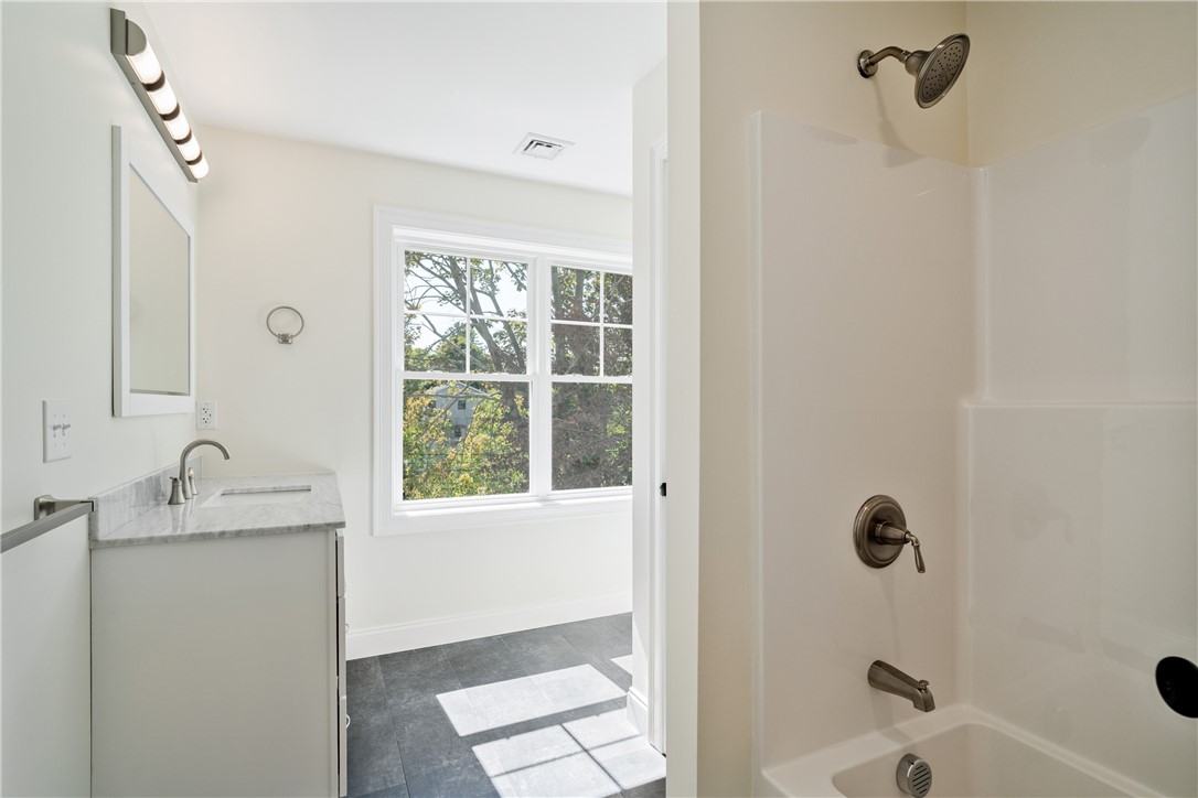 345 Point Avenue Warwick, RI 02889 - Photo 24 of 36