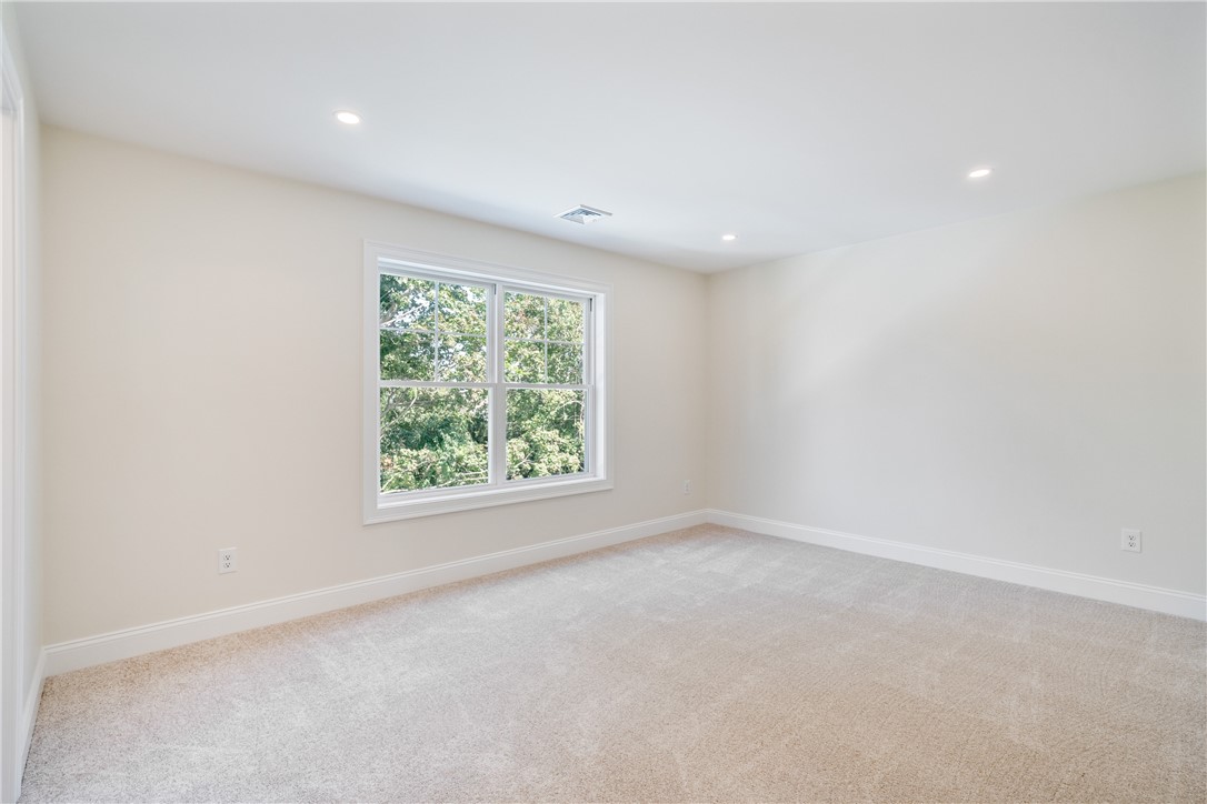 345 Point Avenue Warwick, RI 02889 - Photo 25 of 36