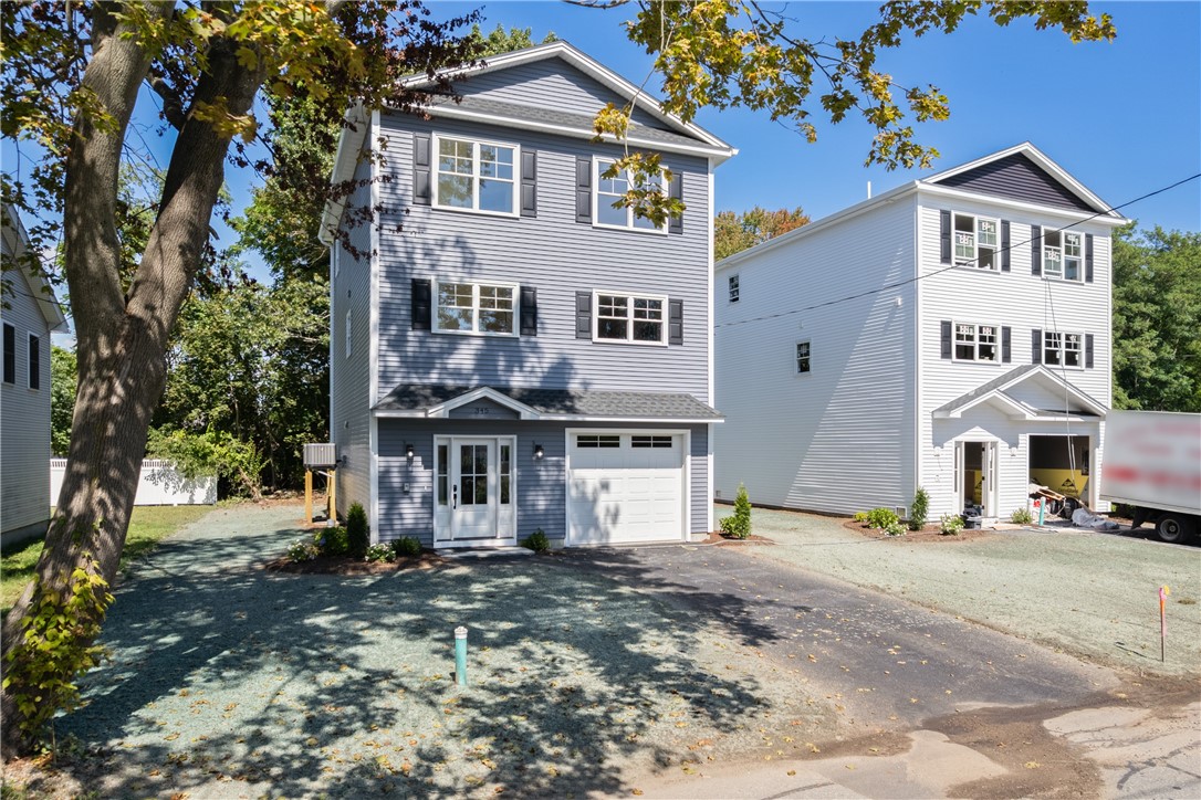 345 Point Avenue Warwick, RI 02889 - Photo 3 of 36