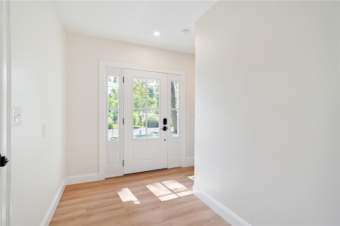 345 Point Avenue Warwick, RI 02889 - Photo 9 of 36