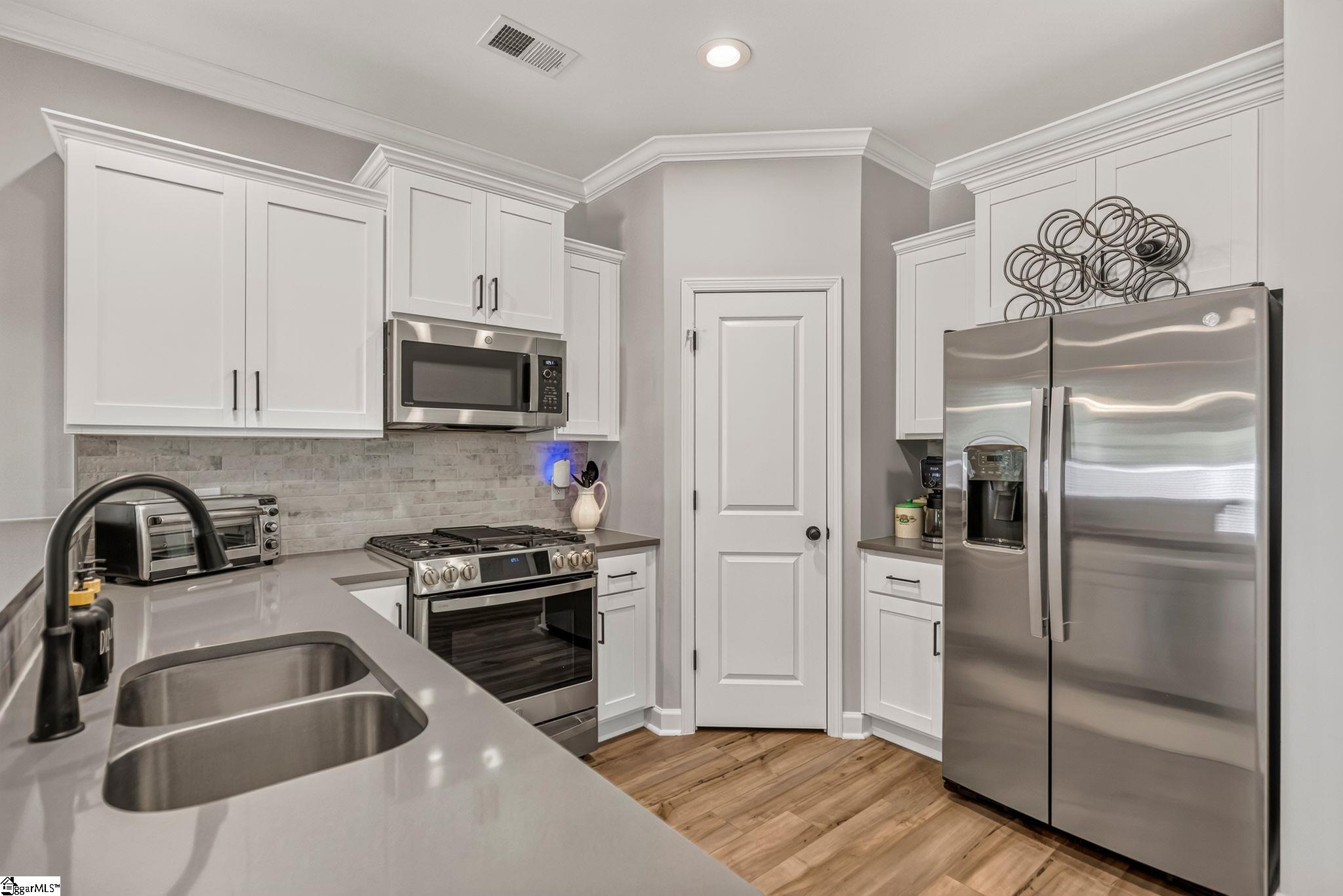 359 Nettle Lane Greenville, SC 29607 - Photo 3 of 21 Gallery Image 3