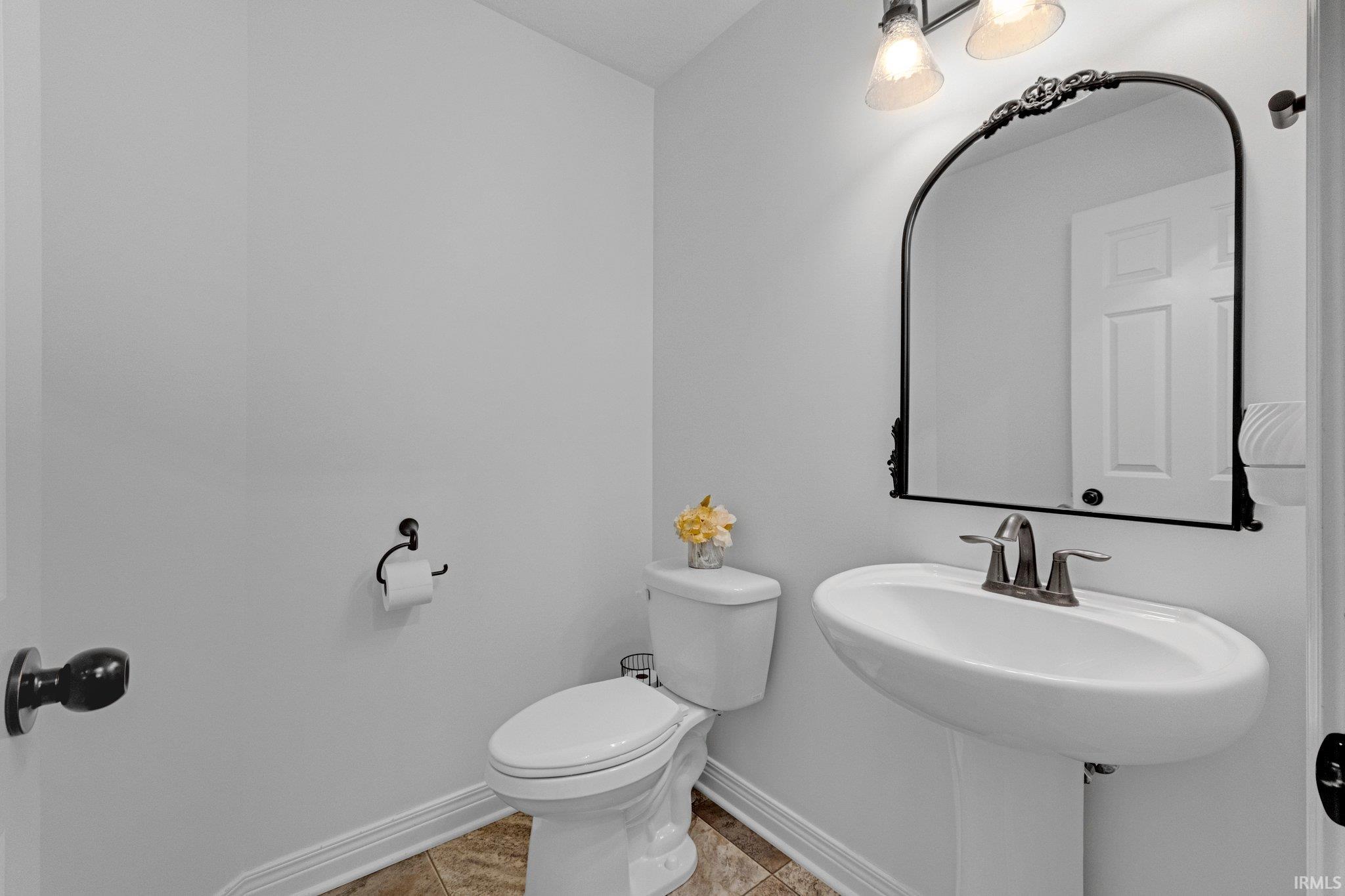 6060 Maples Road Fort Wayne, IN 46816 - Photo 8 of 27