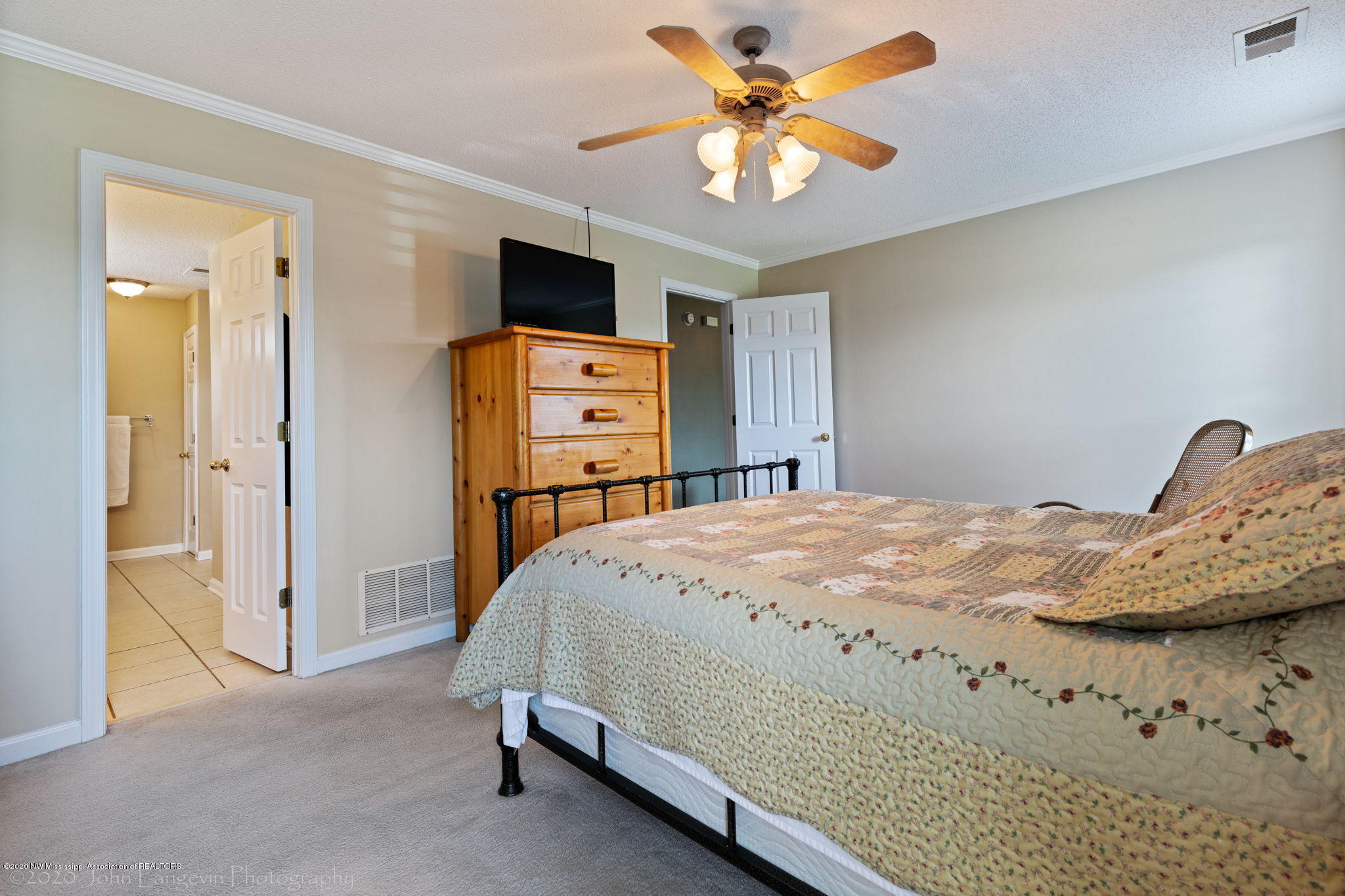 3020 Country Club Road Senatobia, MS 38668 - Photo 15 of 20 3020 Country Club Rd-Interior-10
