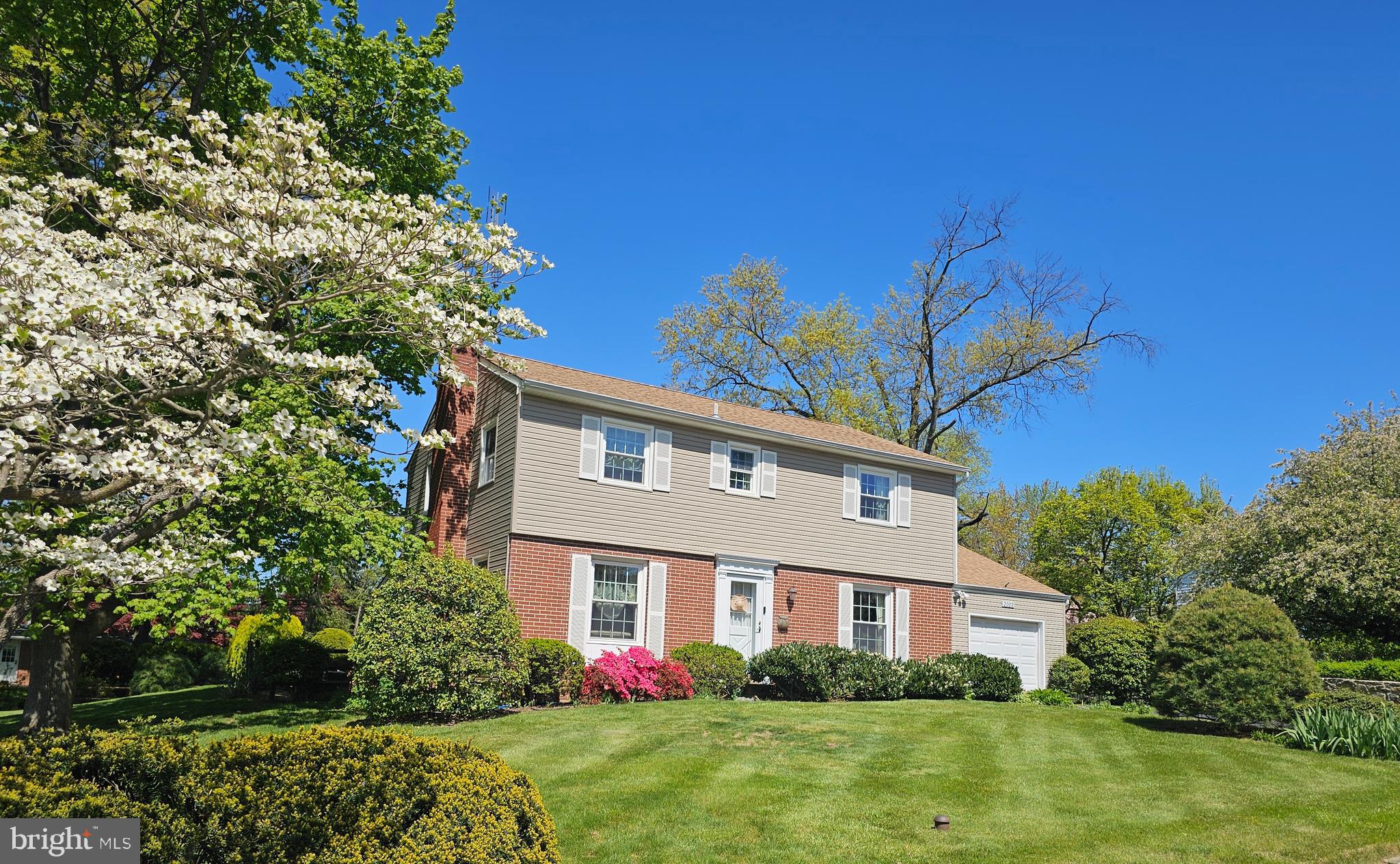 Beautiful Single home on a wide treed street