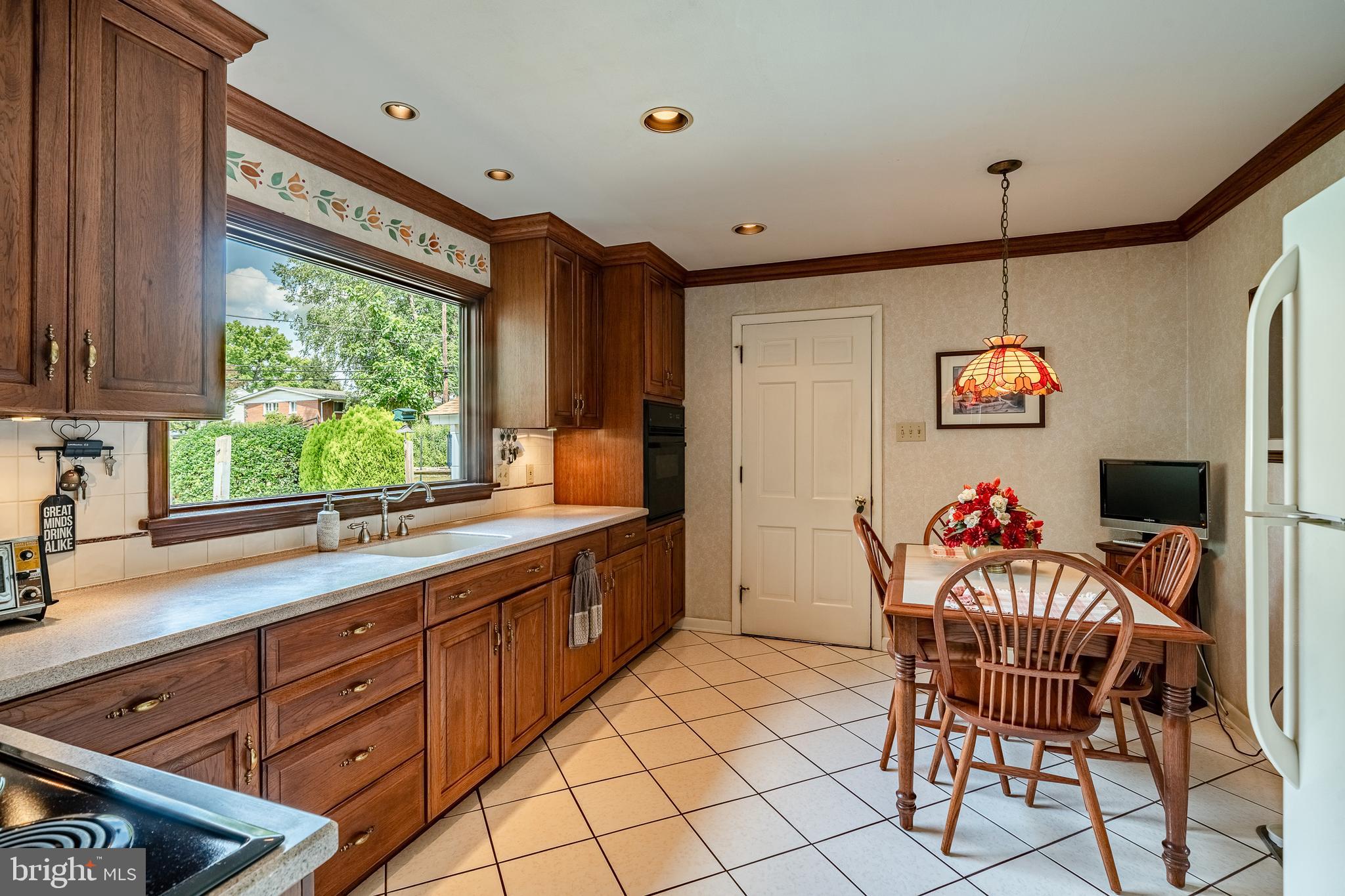 2023 Hemlock Road Eagleville, PA 19403 - Photo 21 of 56 Tile floor and backsplash