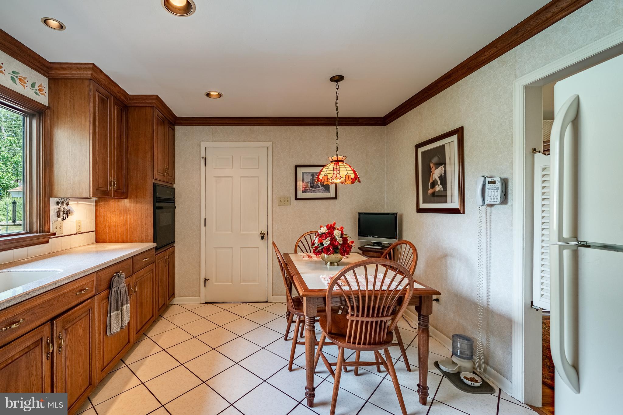 2023 Hemlock Road Eagleville, PA 19403 - Photo 23 of 56 Access to garage