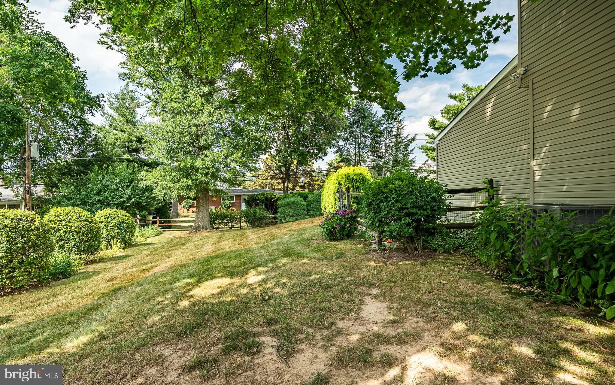 2023 Hemlock Road Eagleville, PA 19403 - Photo 39 of 56 Side yard fenced lot