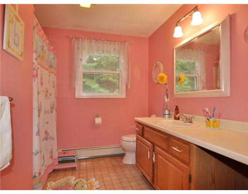 19 Tripps Corner Road Exeter, RI 02822 - Photo 11 of 20 Bathroom.