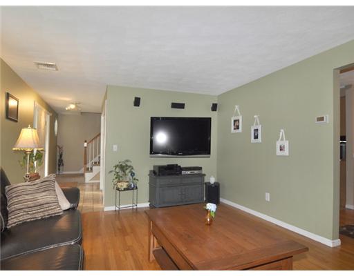 19 Tripps Corner Road Exeter, RI 02822 - Photo 14 of 20 Living Room.