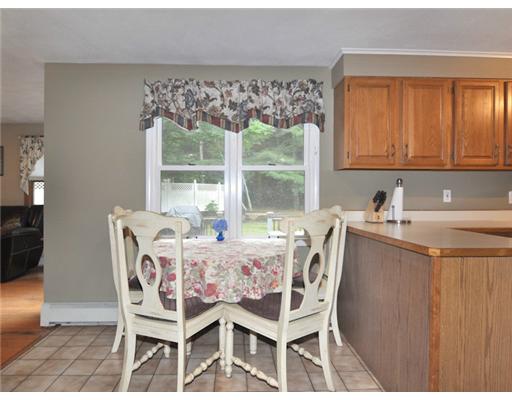 19 Tripps Corner Road Exeter, RI 02822 - Photo 17 of 20 Dining Area.