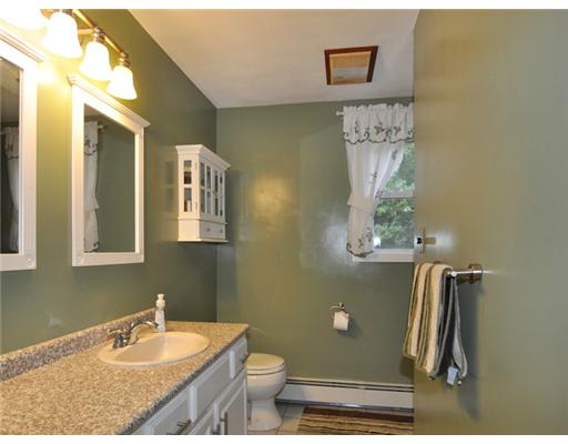 19 Tripps Corner Road Exeter, RI 02822 - Photo 8 of 20 Master Bath/Spa.