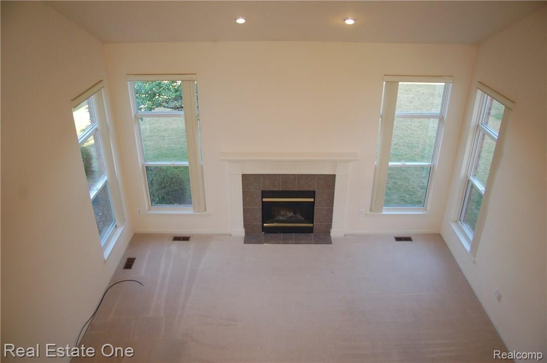 3073 Florence Court Rochester, MI 48309 - Photo 9 of 19 great room USE.JPG