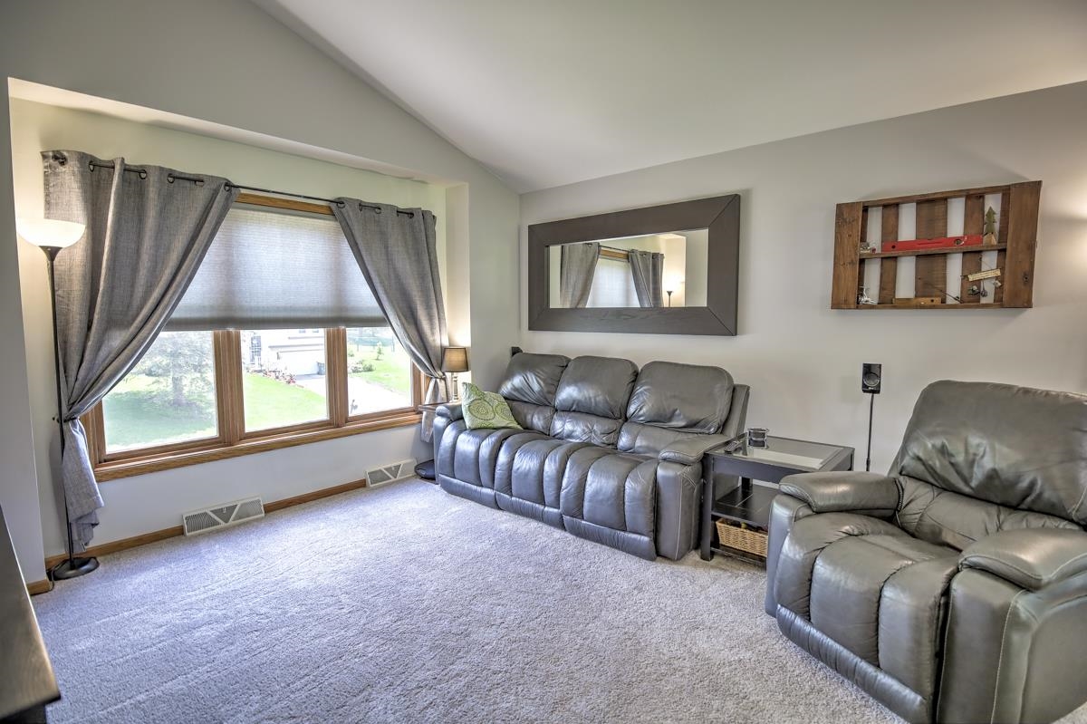 103 Victoria Barneveld, WI 53507 - Photo 4 of 40