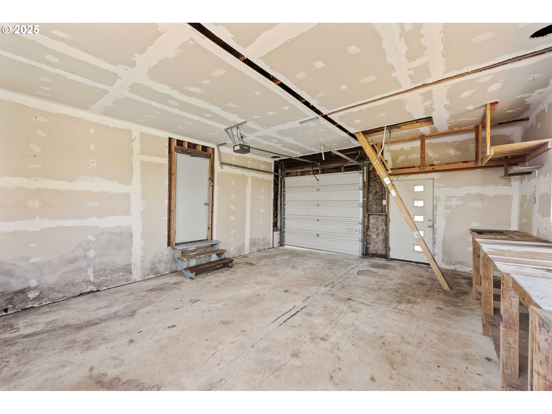 584 Exchange Street North Bend, OR 97459 - Photo 47 of 48 a view of a garage