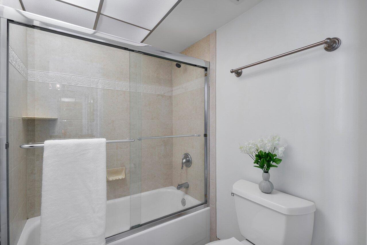 9 Royal Palm Way, Unit 6060 Boca Raton, FL 33432 - Photo 15 of 31 019-9RoyalPalmWay-BocaRaton-FL-33432-SMA