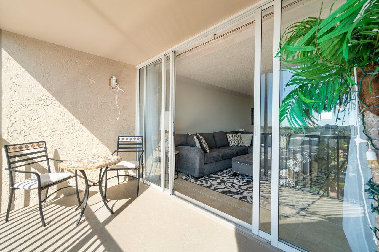 9 Royal Palm Way, Unit 6060 Boca Raton, FL 33432 - Photo 19 of 31 026-9RoyalPalmWay-BocaRaton-FL-33432-SMA