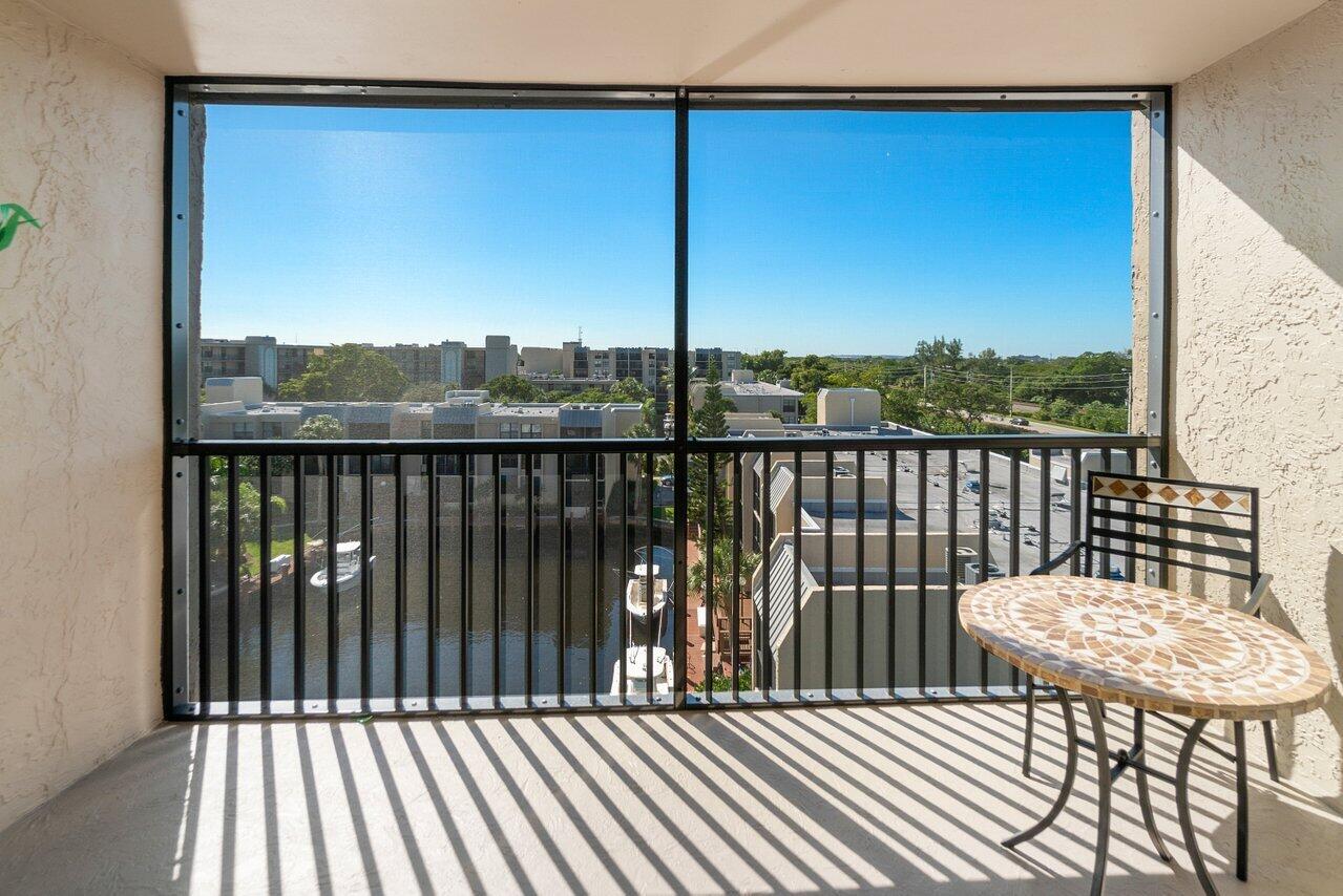 9 Royal Palm Way, Unit 6060 Boca Raton, FL 33432 - Photo 20 of 31 027-9RoyalPalmWay-BocaRaton-FL-33432-SMA