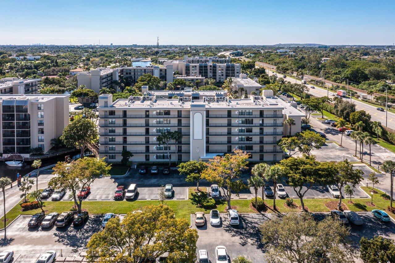 9 Royal Palm Way, Unit 6060 Boca Raton, FL 33432 - Photo 22 of 31 029-9RoyalPalmWay-BocaRaton-FL-33432-SMA