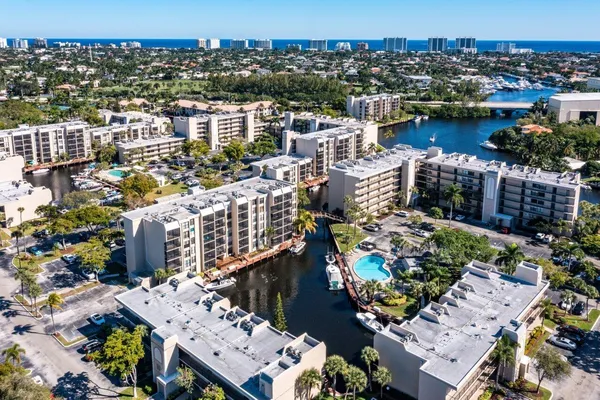 $2,700 | 9 Royal Palm Way, Unit 6060, Boca Raton, FL 33432