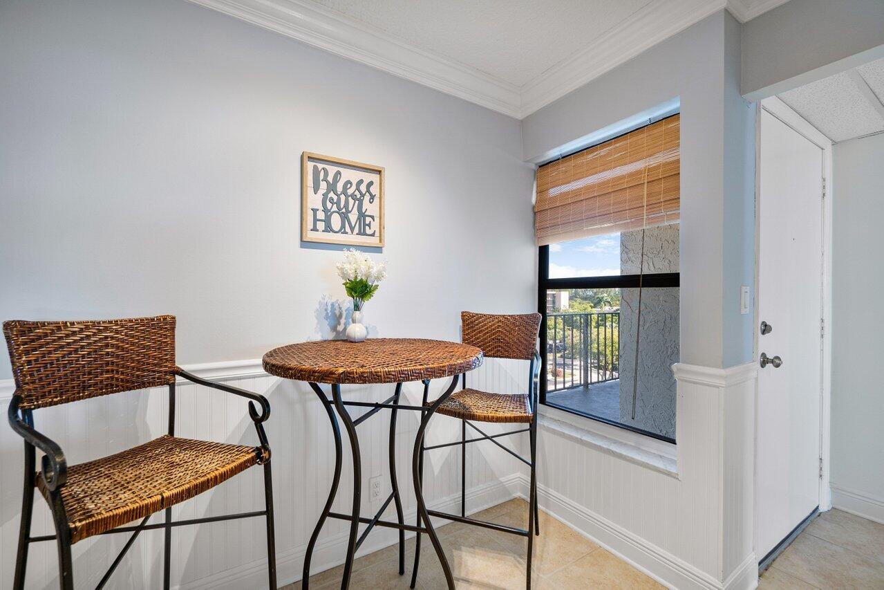 9 Royal Palm Way, Unit 6060 Boca Raton, FL 33432 - Photo 9 of 31 011-9RoyalPalmWay-BocaRaton-FL-33432-SMA