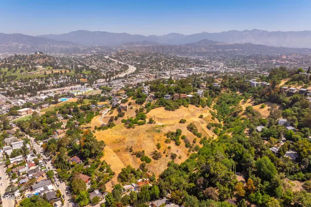 $1,200,000 | 3550 The Paseo, Los Angeles, CA 90065