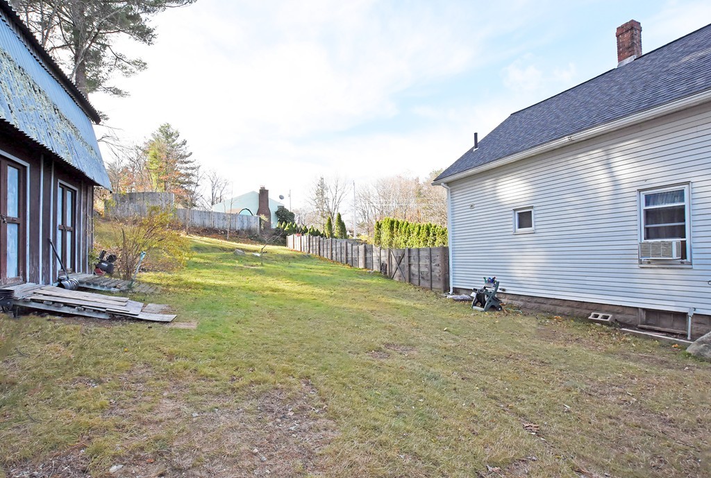 16 Rivulet Street Uxbridge, MA 01569 - Photo 5 of 29 Gallery Image 5