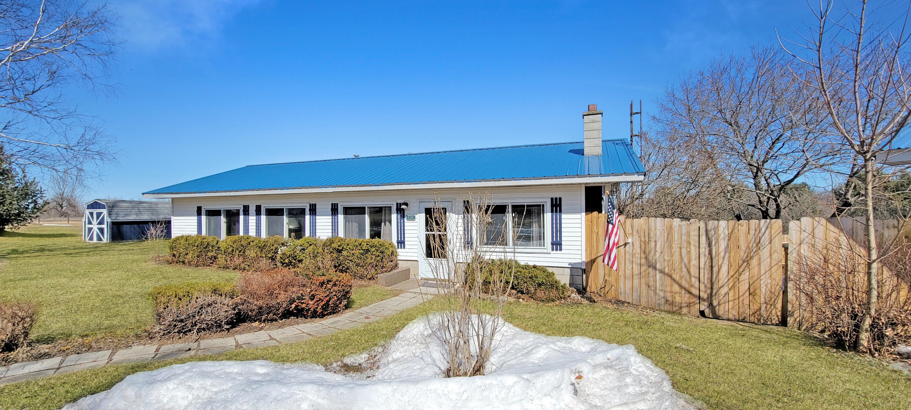 6384 South River Road Cheboygan, MI 49721 - Photo 2 of 25 Gallery Image 2