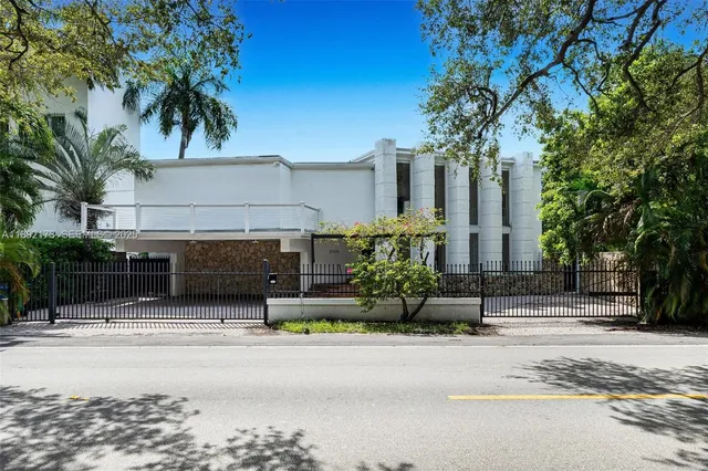 $5,450,000 | 2120 South Bayshore Drive, Miami, FL 33133
