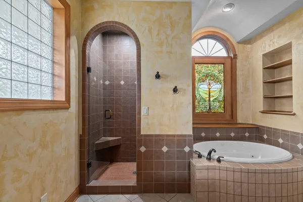 $1,389,000 | 6709 North Gullwing Court, Appleton, WI 54913