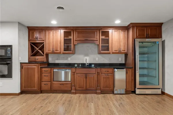 $1,389,000 | 6709 North Gullwing Court, Appleton, WI 54913