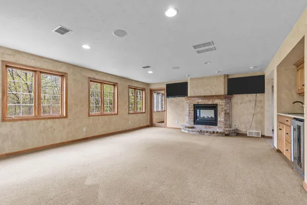 $1,389,000 | 6709 North Gullwing Court, Appleton, WI 54913