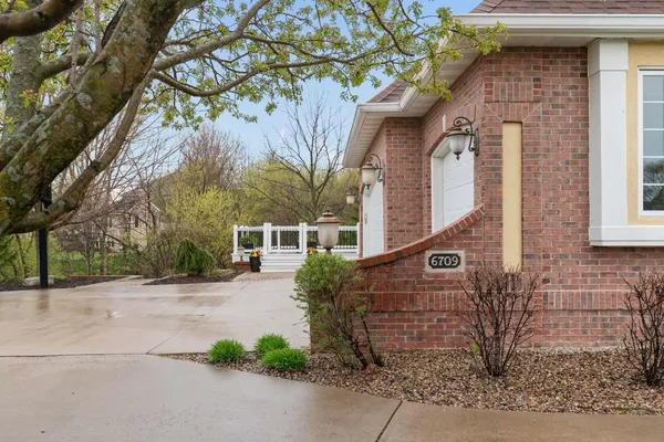 $1,389,000 | 6709 North Gullwing Court, Appleton, WI 54913