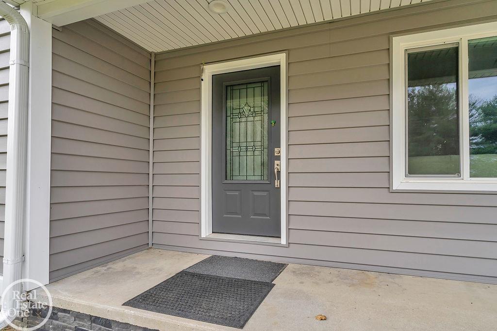 8051 Logana Road Avoca, MI 48006 - Photo 4 of 39