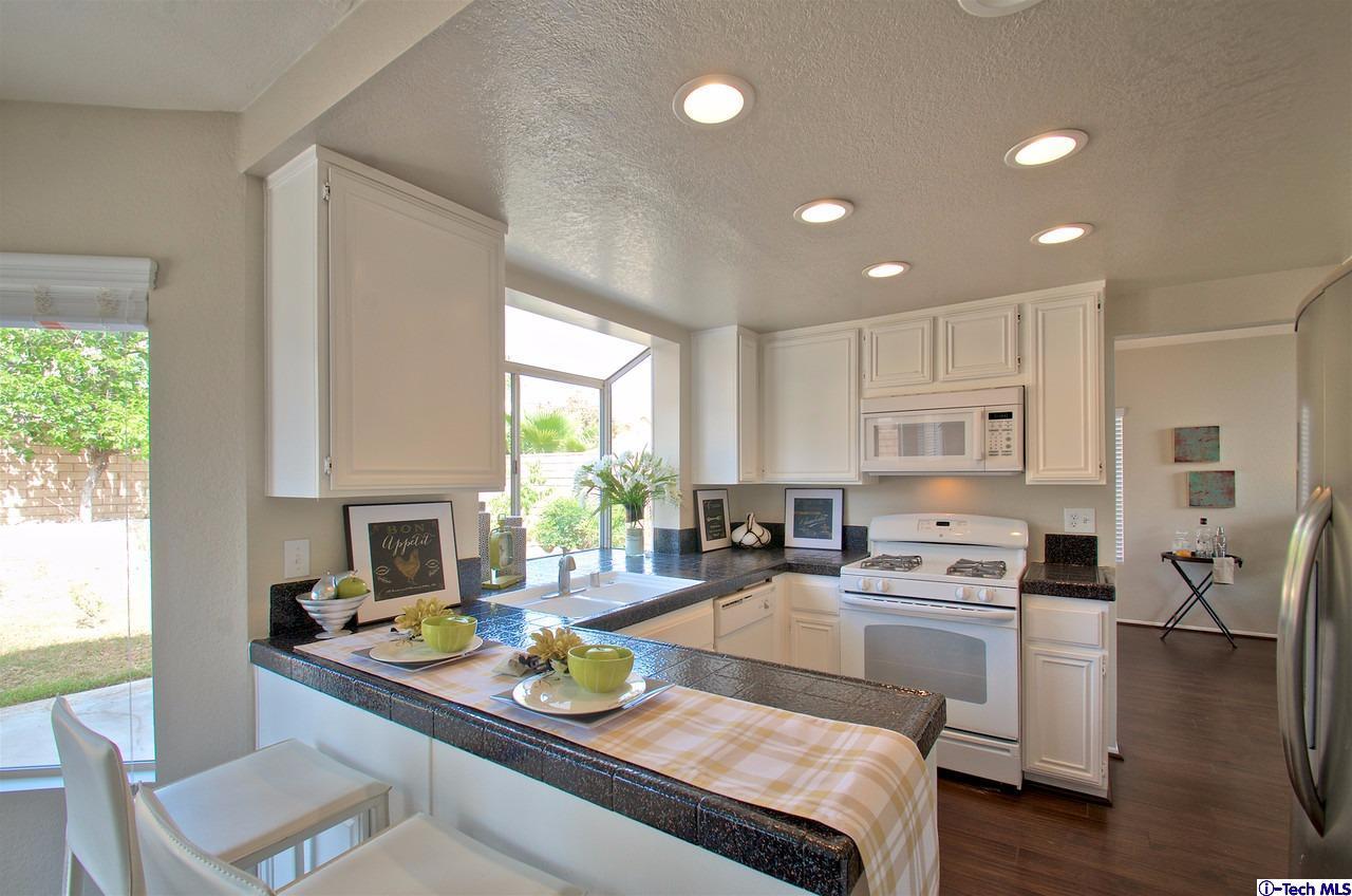 941 Falcon View Street Upland, CA 91784 - Photo 7 of 37 Additional Photo