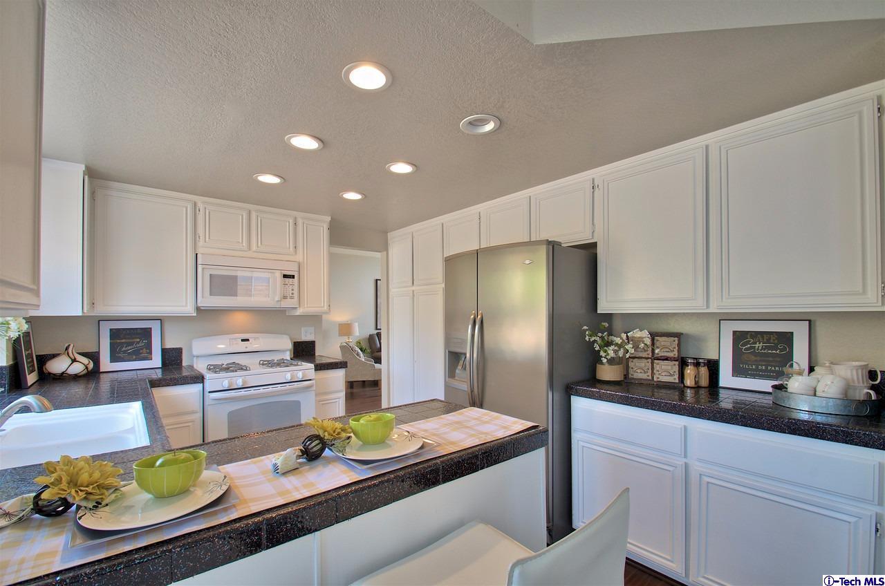 941 Falcon View Street Upland, CA 91784 - Photo 8 of 37 Additional Photo