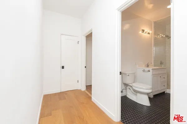 $2,795 | 7714 Rosewood Avenue, Unit 7728, Los Angeles, CA 90036