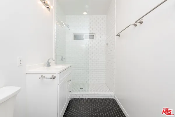 $2,795 | 7714 Rosewood Avenue, Unit 7728, Los Angeles, CA 90036