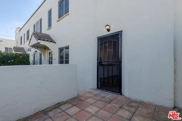 $2,795 | 7714 Rosewood Avenue, Unit 7728, Los Angeles, CA 90036