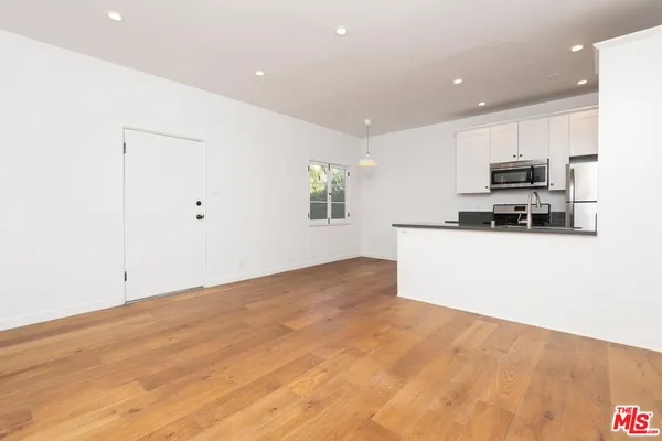 $2,795 | 7714 Rosewood Avenue, Unit 7728, Los Angeles, CA 90036