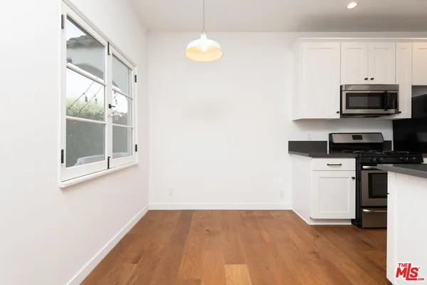 $2,795 | 7714 Rosewood Avenue, Unit 7728, Los Angeles, CA 90036