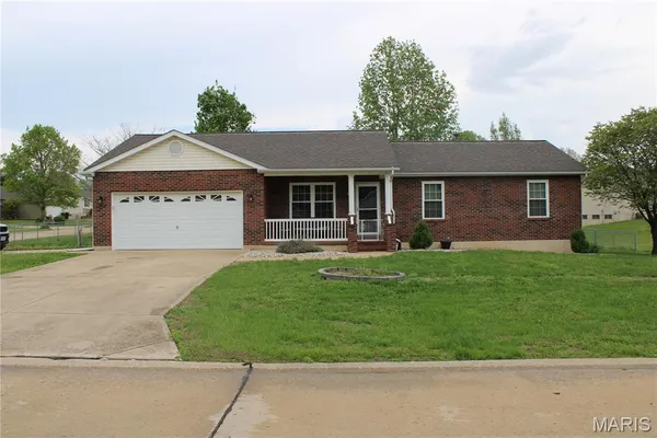 $300,000 | 157 Carrington Boulevard, Troy, MO 63379