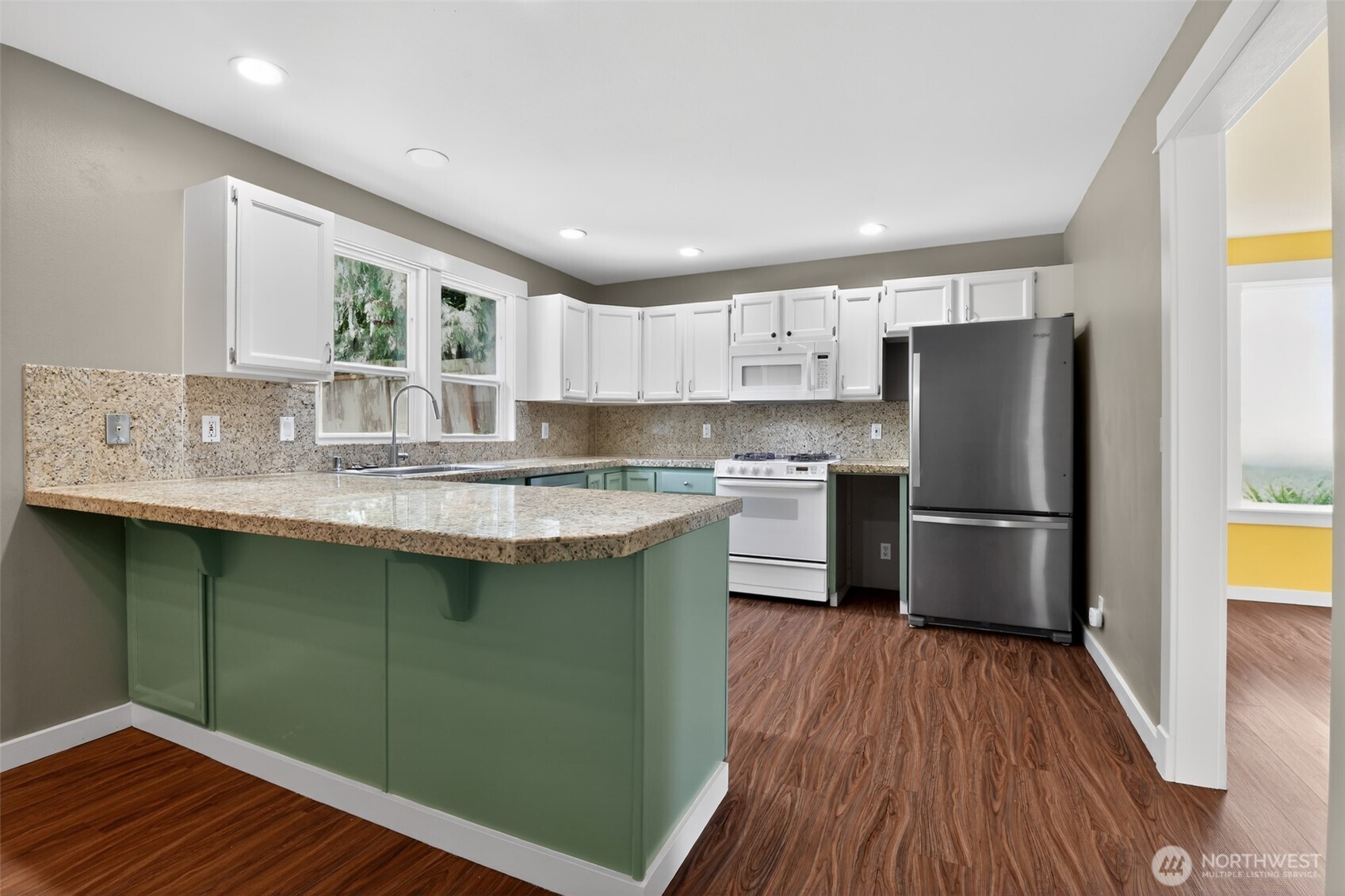 1016 49th Place Southwest Everett, WA 98203 - Photo 7 of 35