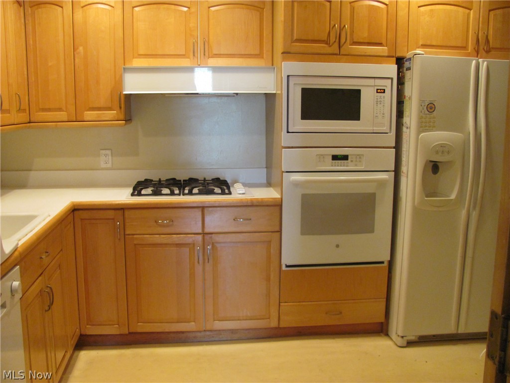 6468 Duval Road Cleveland, OH 44124 - Photo 9 of 15 Gallery Image 9