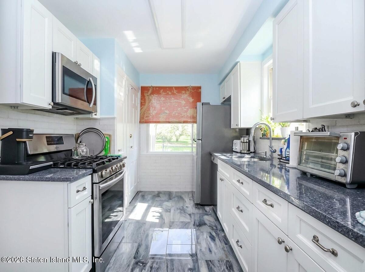 125 Sea Gate Road Staten Island, NY 10305 - Photo 8 of 27 IMG_1531