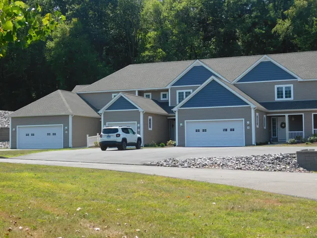 $489,000 | 1985 West Street, Unit 11, Southington, CT 06489